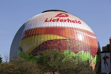 Zeiss-Großplanetarium Berlin als 30m großen Burger