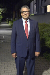 01.09.2026<br>Photoshooting mit Sigmar Gabriel in Berlin