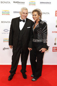 Goldene Bild der Frau 2025 in Hamburg