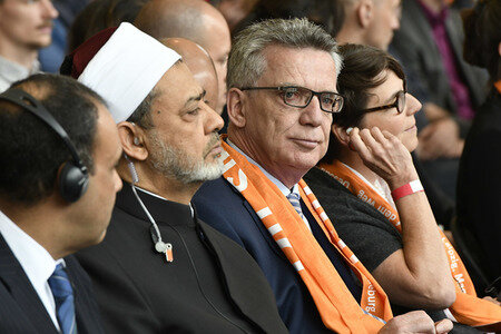 De Maizière und al-Tayyeb auf dem 36. Deutschen Evangelischen Kirchentag in Berlin