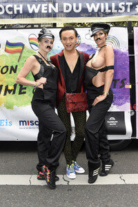 JFMS Truck zum Christopher Street Day in Berlin