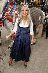 Regines Damenwiesn beim Oktoberfest 2025 in München