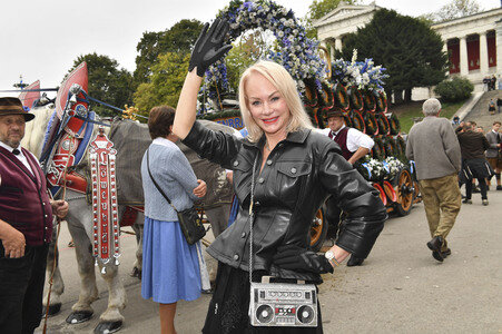 Regines Damenwiesn beim Oktoberfest 2025 in München