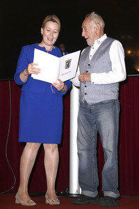 Theaterpremiere 'Der eingebildet Kranke' und 90. Geburtstag von Dieter Hallervorden in Berlin