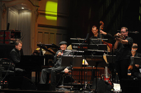 Konzert von Al Jarreau und der NDR Bigband in Hamburg