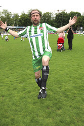 Charity-Fußballspiel 'Kicken mit Herz' in Hamburg