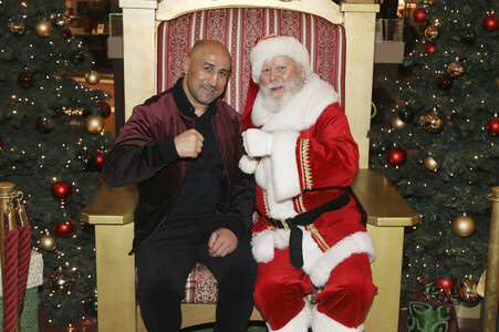 Benefizaktion mit Promi-Charity-Grillen in Berlin