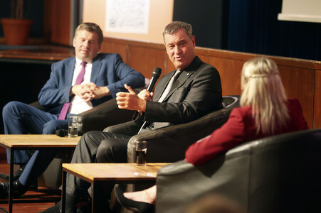 Sven Schulze und Markus Söder beim Landtagswahlkampf in Sachsen-Anhalt in Wernigerode