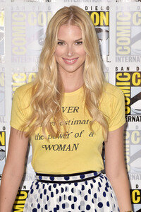 Photocall 'Stitchers' auf der San Diego Comic-Con International 2017