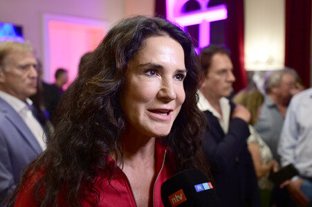 Theaterpremiere 'Der eingebildet Kranke' und 90. Geburtstag von Dieter Hallervorden in Berlin