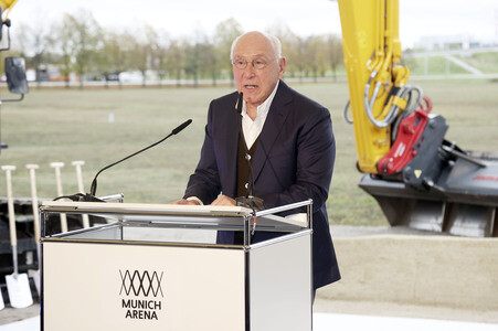 Spatenstich zum Baubeginn der Munich Arena in München