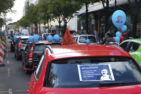 Demonstration für die Freilassung von Deniz Yücel in Berlin