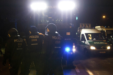 Gegen-Demo zur Neonazi-Demo gegen Flüchtlinge, Berlin