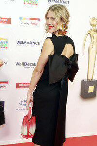 Goldene Bild der Frau 2025 in Hamburg