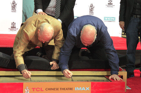 Hand and Footprint Ceremony mit  Carl und Rob Reiner in Los Angeles