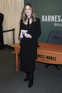 Rita Wilson signiert ihre CD in New York