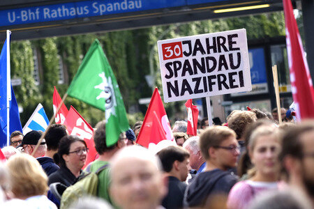 Protest gegen Nazi-Aufmarsch in Berlin
