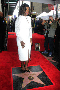 Viola Davis erhält einen Stern auf dem Hollywood Walk of Fame in Los Angeles