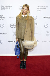 Ewa Herzog Fashion Show auf der Mercedes-Benz Fashion Week Autumn/Winter 2016 in Berlin
