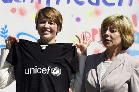 Übergabe des Ehrenamtes an die neue UNICEF-Schirmherrin in Berlin