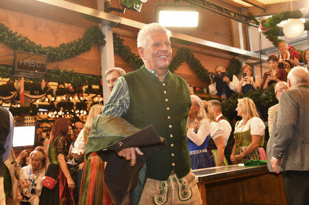 Wiesn Anstich im Schottenhamel Festzelt auf dem Oktoberfest 2025 in München