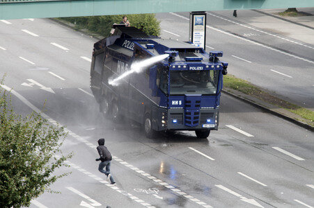 '#BlockG20 – colour the red zone!' Demonstration in Hamburg