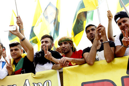Kurden Großdemo in Köln
