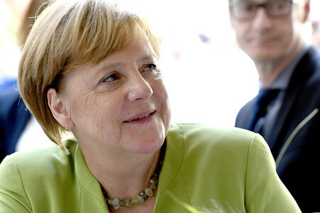 Angela Merkel besucht ein Altenheim in Paderborn