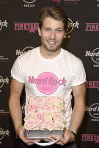 Pinktober Aktion im Hard Rock Cafe Berlin