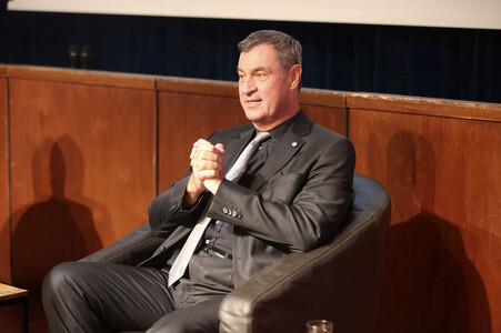 Sven Schulze und Markus Söder beim Landtagswahlkampf in Sachsen-Anhalt in Wernigerode
