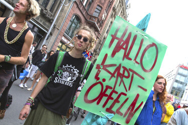 Demoparade gegen Fashion Terror und für Faire Mode und Trashion, Berlin