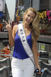 Olivia Jordan auf Sightseeing Tour durch New York