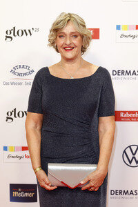 Goldene Bild der Frau 2025 in Hamburg