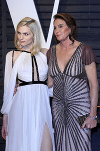 Vanity Fair Oscar Party 2017 in Beverly Hills