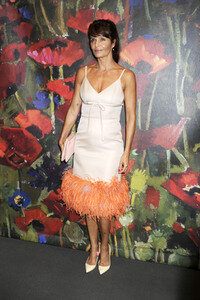 Kunst-Auktion und Party 'Take Home a Nude' in New York