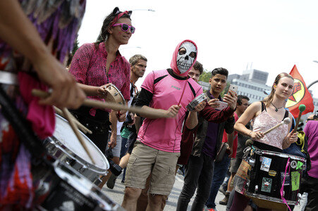'#BlockG20 – colour the red zone!' Demonstration in Hamburg