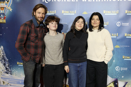 Premiere des 21. Original Roncalli Weihnachtscircus 2025 in Berlin