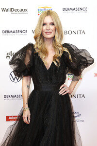 Goldene Bild der Frau 2025 in Hamburg