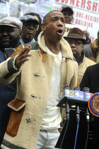 Protestaktion mit Ja Rule gegen die NYCHA in New York