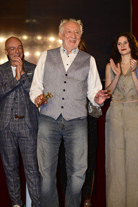 Theaterpremiere 'Der eingebildet Kranke' und 90. Geburtstag von Dieter Hallervorden in Berlin