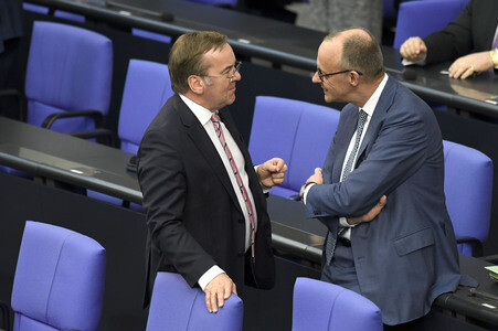 64. Sitzung des Deutschen Bundestages in Berlin