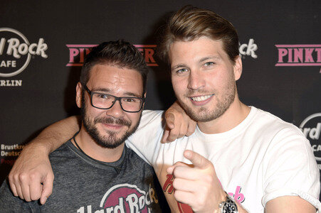 Pinktober Aktion im Hard Rock Cafe Berlin