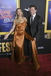 Closing Ceremony und Filmpremiere 'Song Sung Blue', AFI Fest 2025 in Los Angeles