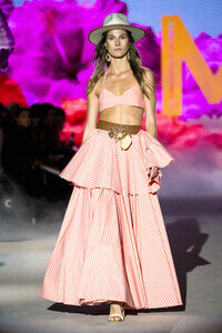 Lola Casademunt by Maite Fashion Show auf der Mercedes-Benz Fashion Week Madrid