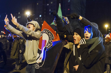 Gegen-Demo zur Neonazi-Demo gegen Flüchtlinge, Berlin