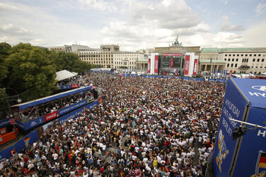 WM-Fanmeile beim Spiel Deutschland gegen USA, Berlin