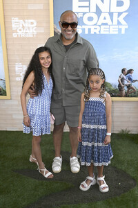 Filmpremiere 'The End of Oak Street' in Burbank