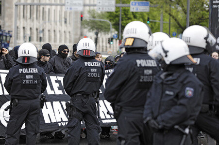 Demonstrationen gegen den AfD Bundesparteitag in Köln