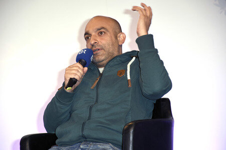 Django Asül auf der f.re.e Reise- und Freizeitmesse in München
