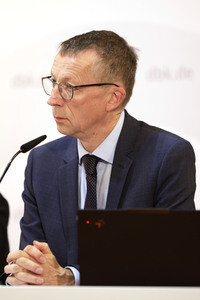 Pressegespräch bei der bei der Herbst-Vollversammlung der Deutschen Bischofskonferenz in Fulda